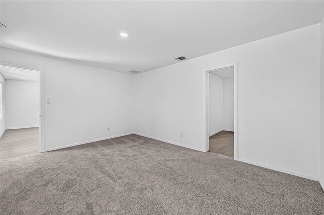 Building Photo - 1314 Lady Yoli St