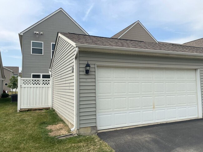 Building Photo - 5597 Lantos Rd