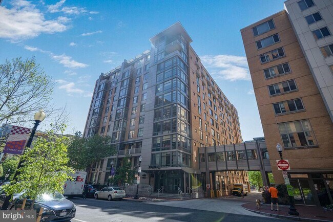 Building Photo - 440 L St NW