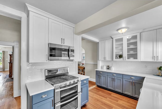 Building Photo - MOVE IN SPECIAL! Beautiful 5 Bedroom Home with Lots of Natural Light