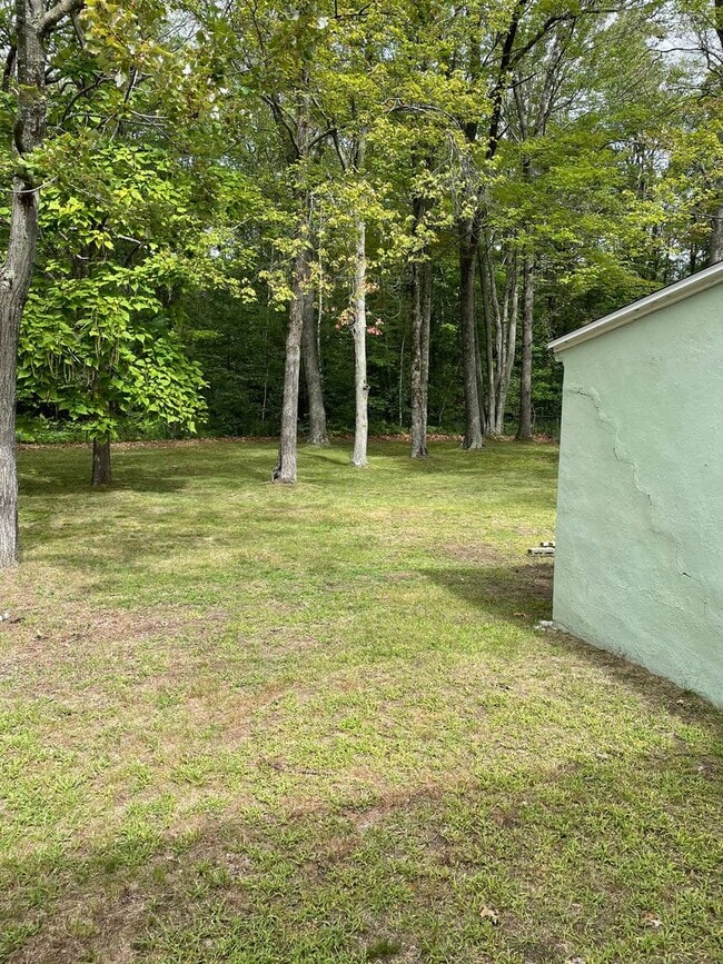 Building Photo - Newly Renovated 2 Bedroom Home in South Burlington Available NOW!