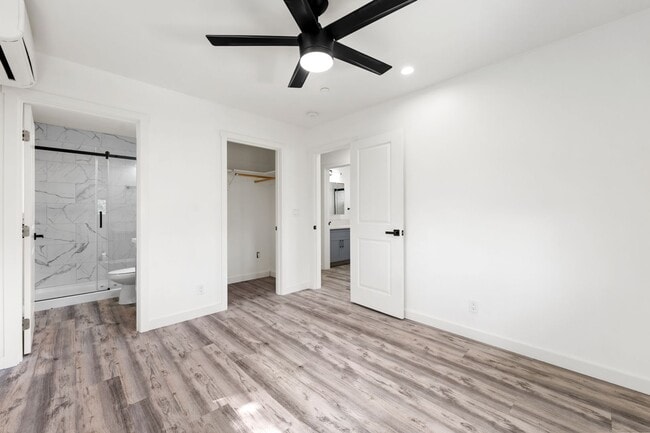 Building Photo - BK-1523