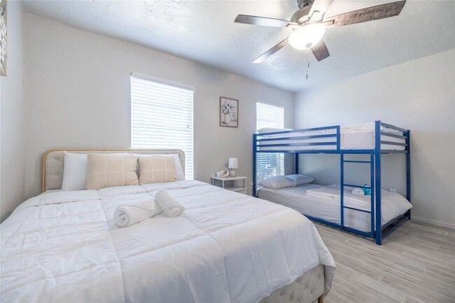 Building Photo - 9907 Towne Tower Ln