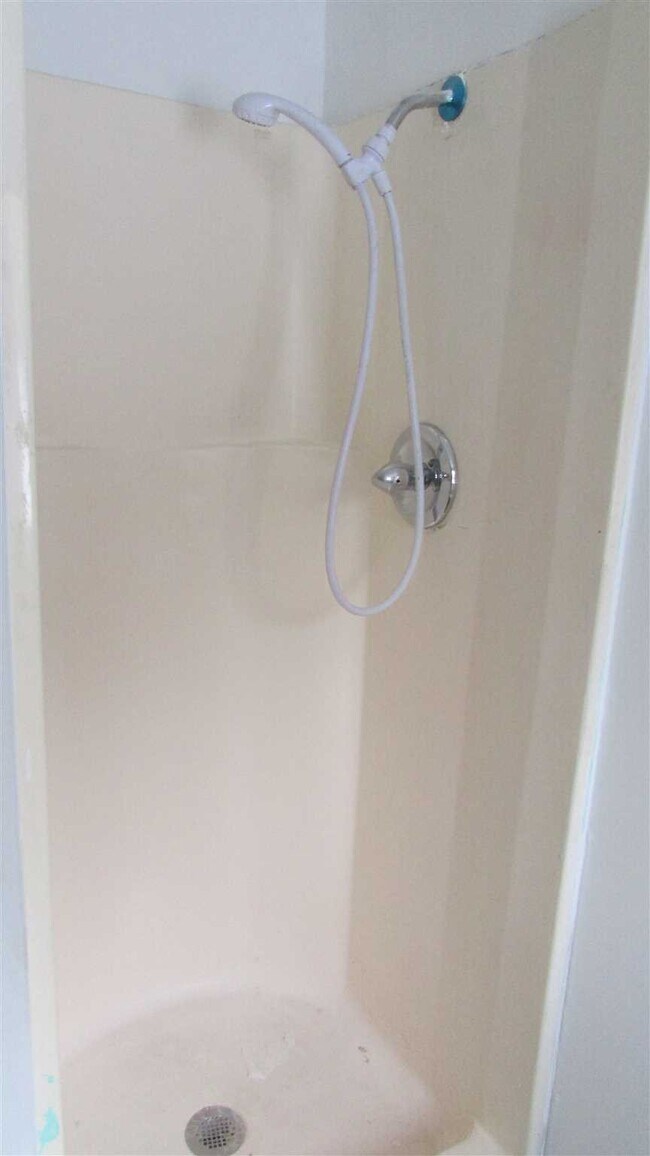 Building Photo - 2 Kent Rd