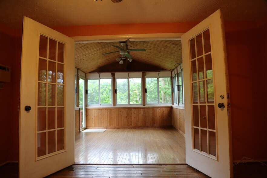 Building Photo - 12945 Pinecrest road