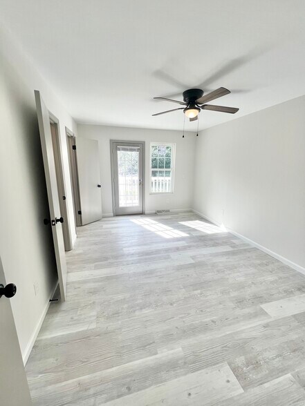 Front Upper Bedroom - 266 Fleming Rd