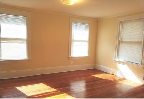 Building Photo - 37 Kenwood St