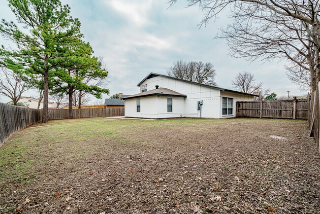 Building Photo - 1121 Via Del Rey