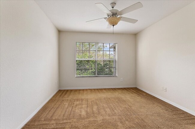 Building Photo - Terrific Bishops Court Townhouse!