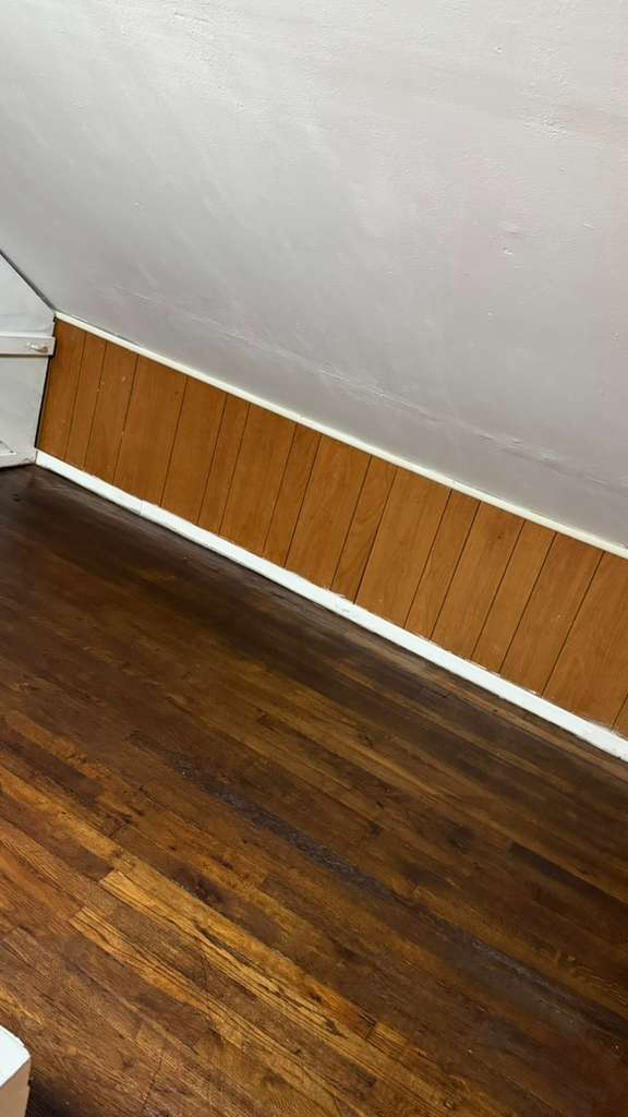 Building Photo - 13901 Tyler Ave