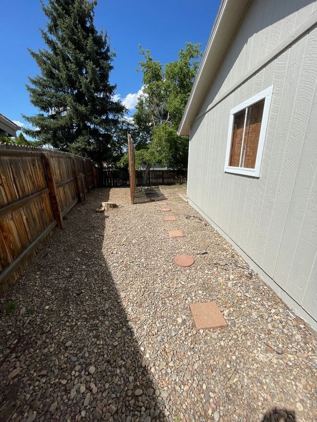 Building Photo - 9131 W 90th Pl