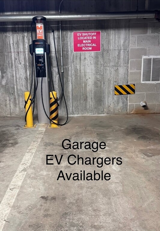 Building Photo - 6 Canal Park