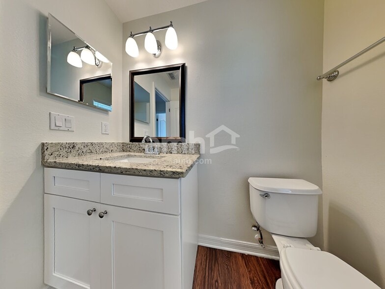 Building Photo - 30734 Midtown Ct