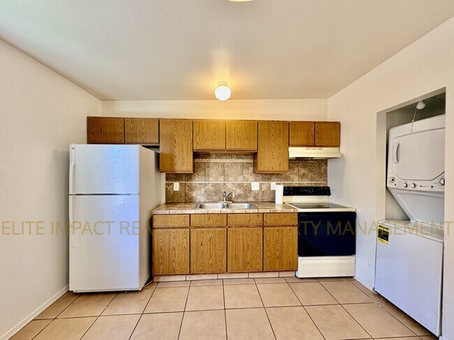 Building Photo - 1312 W Yavapai St