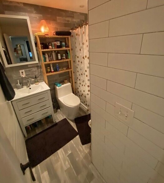 Building Photo - 1134 Jefferson Ave