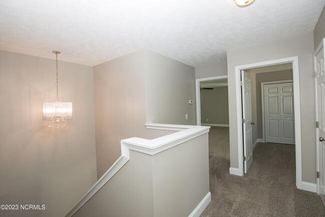 Building Photo - 111 Lightwater Dr