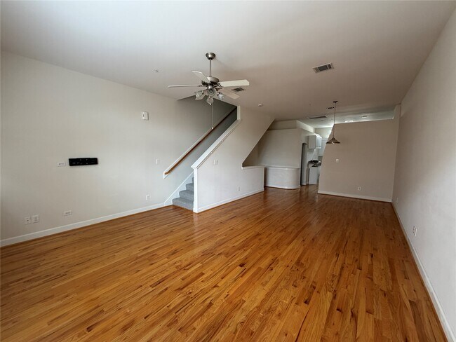 Building Photo - 8715 Meadowcroft Dr