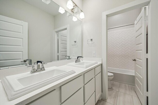 Building Photo - 14115 Garibaldi Dr