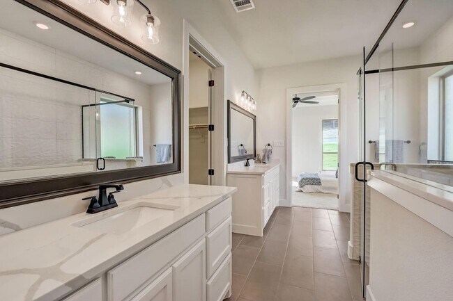 Building Photo - 1007 Meadow Wood Ter