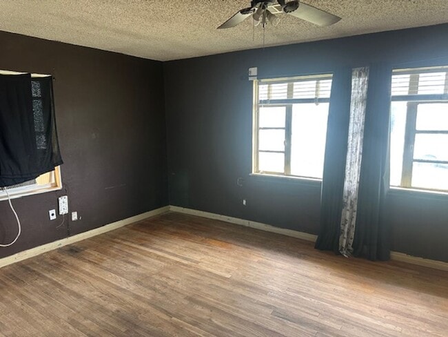 Building Photo - 4409 S Travis St