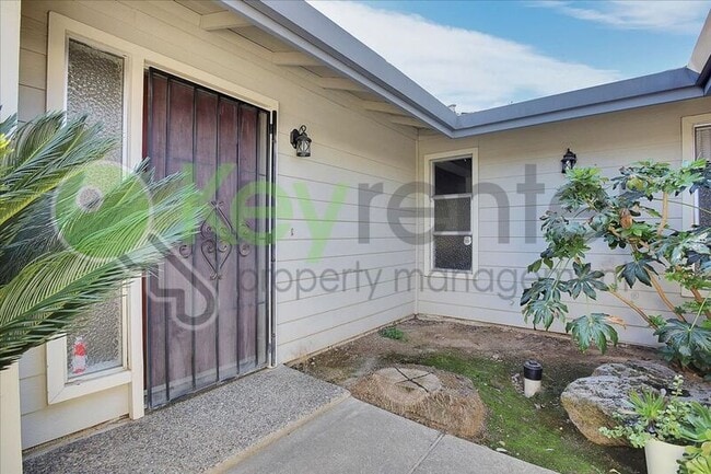 Building Photo - 5636 Clark Ave