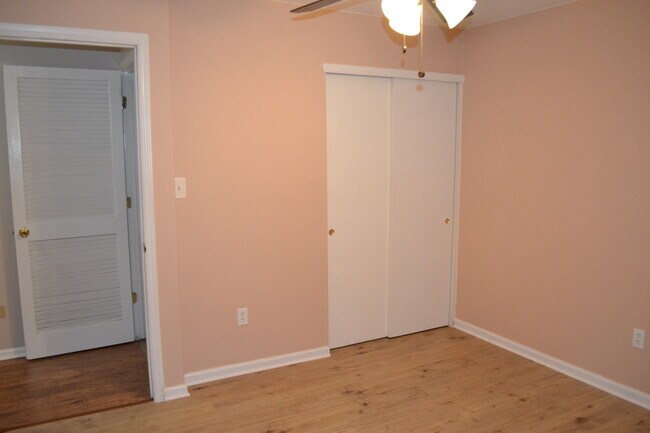Building Photo - 51 Brookside Ln