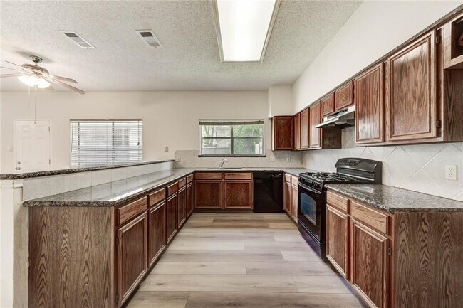 Building Photo - 2338 Bent River Dr