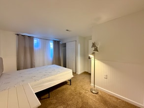 Building Photo - 2708 W 98th Dr