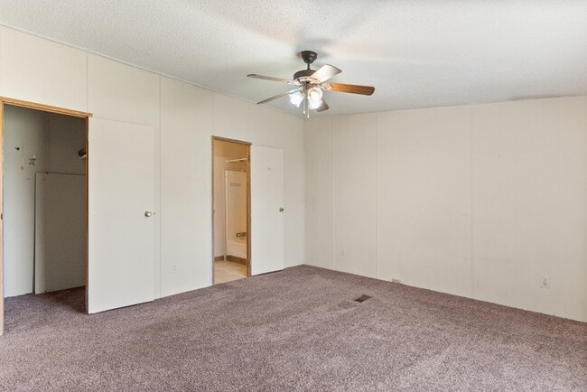 Building Photo - 158 Stone Henge Ln