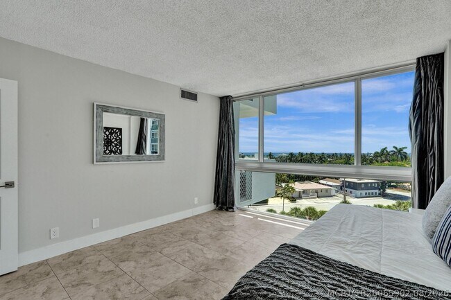 Building Photo - 2715 N Ocean Blvd
