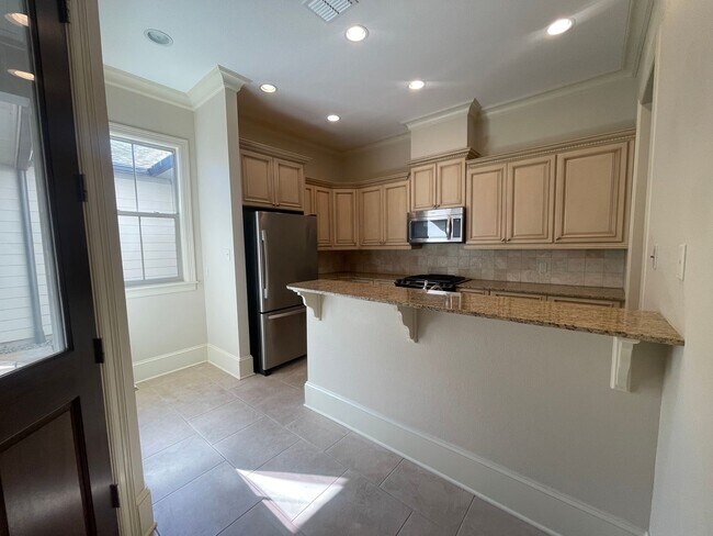 Building Photo - A Great Place To Call Home! Hoa Fees included in Rent