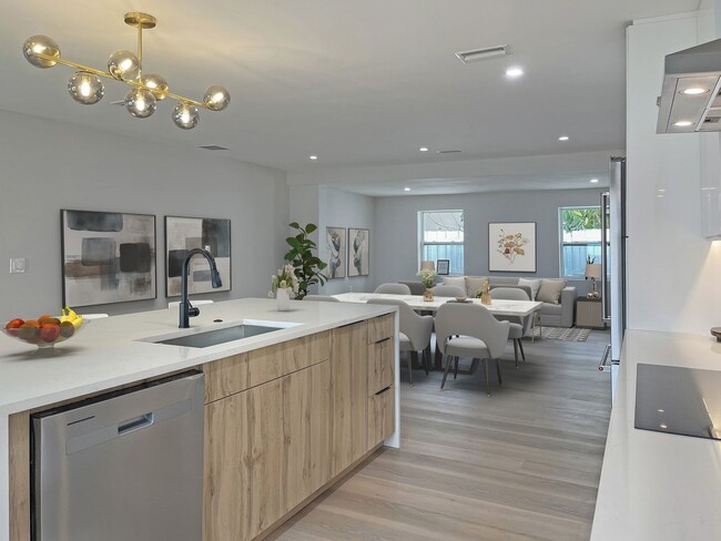 Building Photo - Fully Remodeled Snell Isle Luxury Home - A...