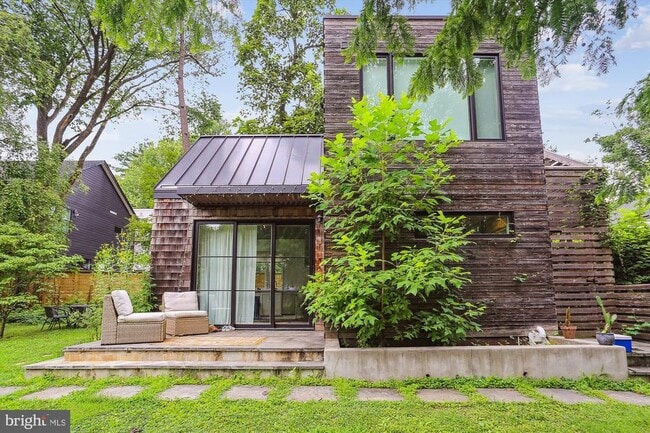 Building Photo - 3705 Brandywine St NW