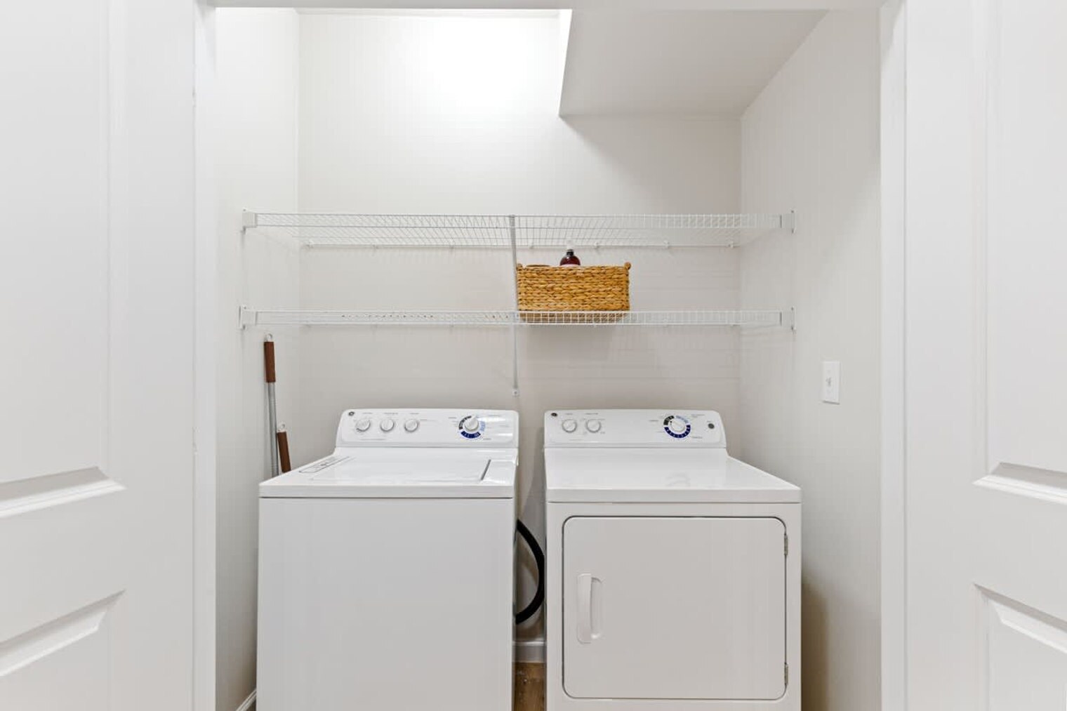 Building Photo - 9301 Old Bee Caves Rd