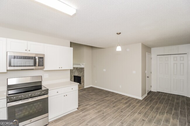 Building Photo - 66 Olde Town Way