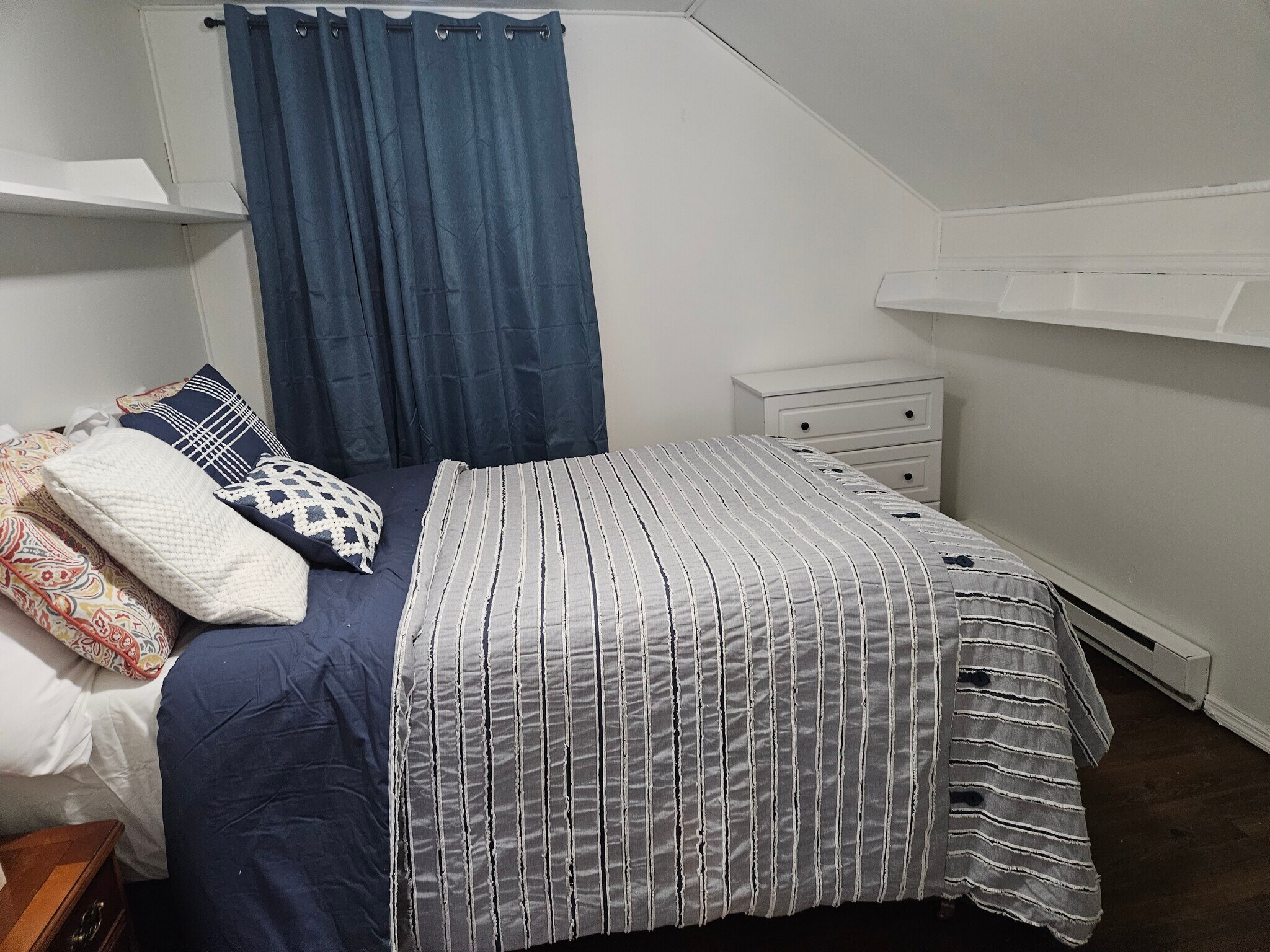 Building Photo - 6 4th Ave