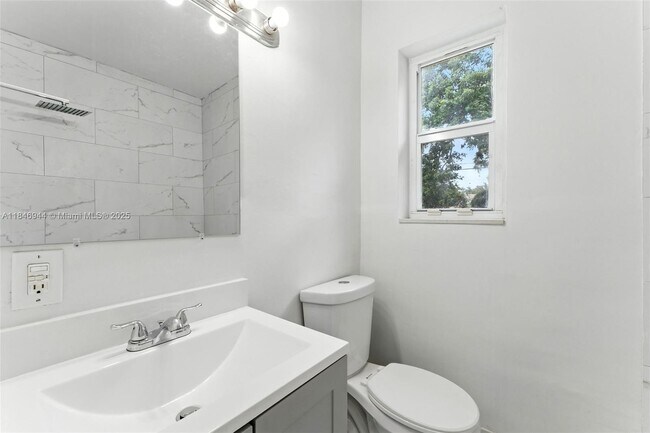 Building Photo - 1245 NW 84th Terrace