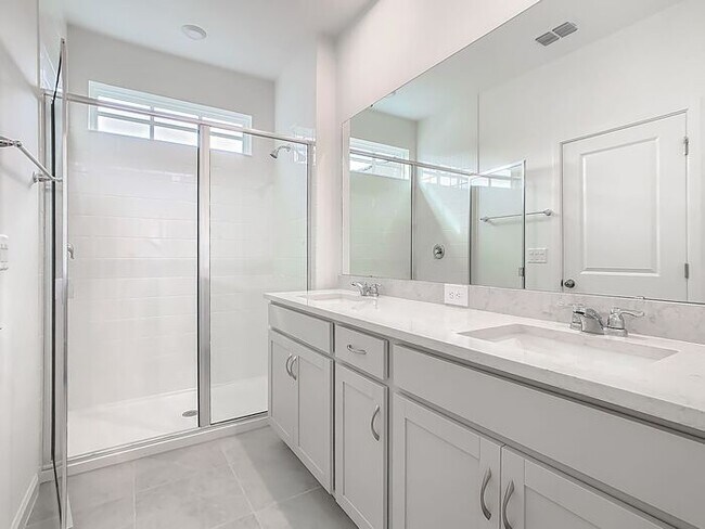 Building Photo - New Luxury Townhome in Celebration with All porcelain tiled floors. Island Village new construction