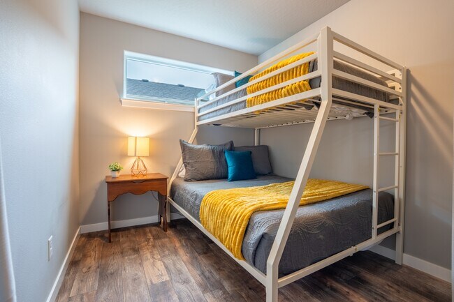 Building Photo - 6529 N Descartes Dr