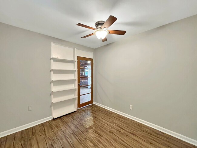 Building Photo - Beautiful 4B/2BA House in Clairemont w/ La...