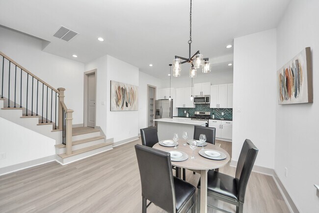 Building Photo - 5313 Kindred Gdn Ln