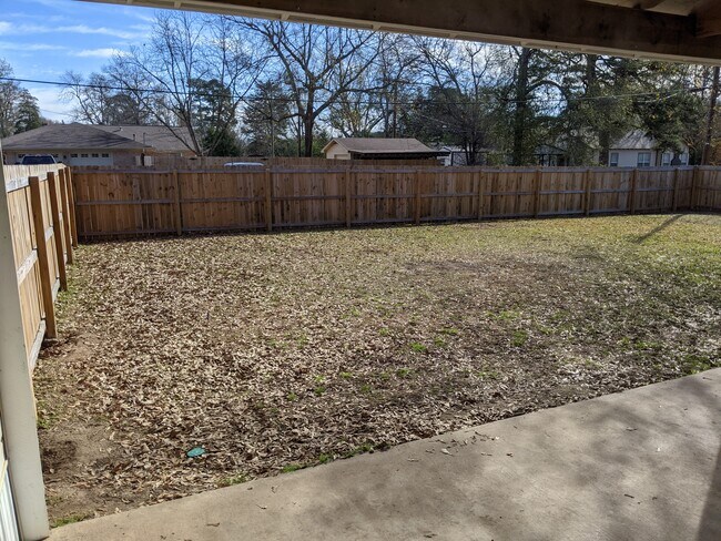 Building Photo - 408 E McKay St