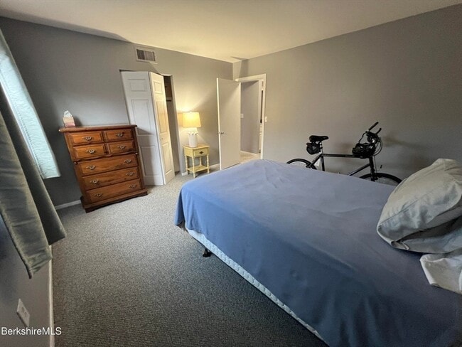 Building Photo - 1 Rolling Hills