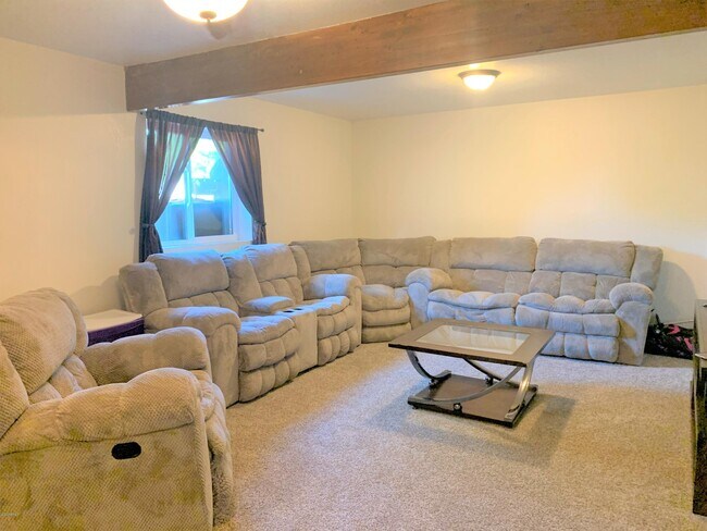 Building Photo - 3824 E Pueblo Ave