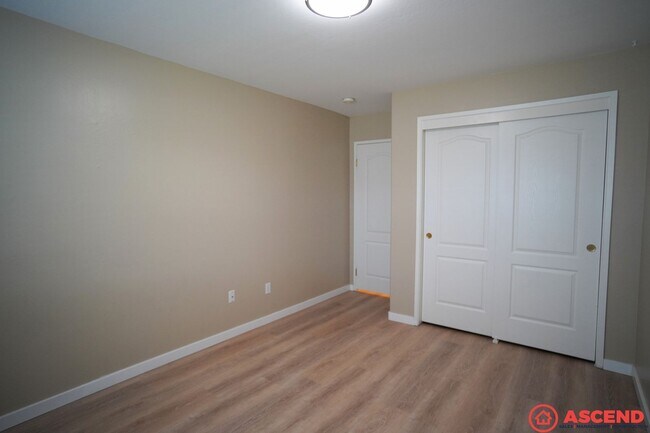 Building Photo - MOVE IN SPECIAL!!! $750 OFF FIRST MONTHS R...