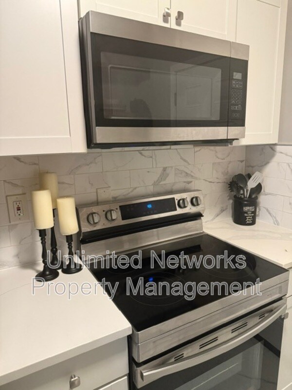 Building Photo - 151 Lawton St SW