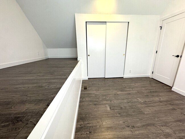 Building Photo - 3Bd/2.5Ba Seattle House