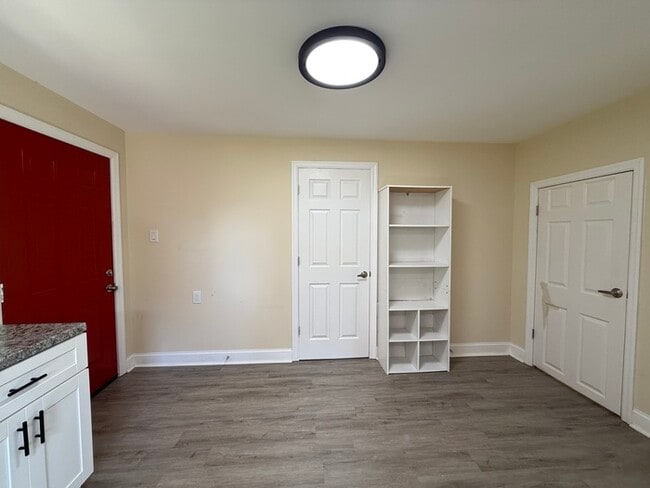 Building Photo - 428 3rd Ave