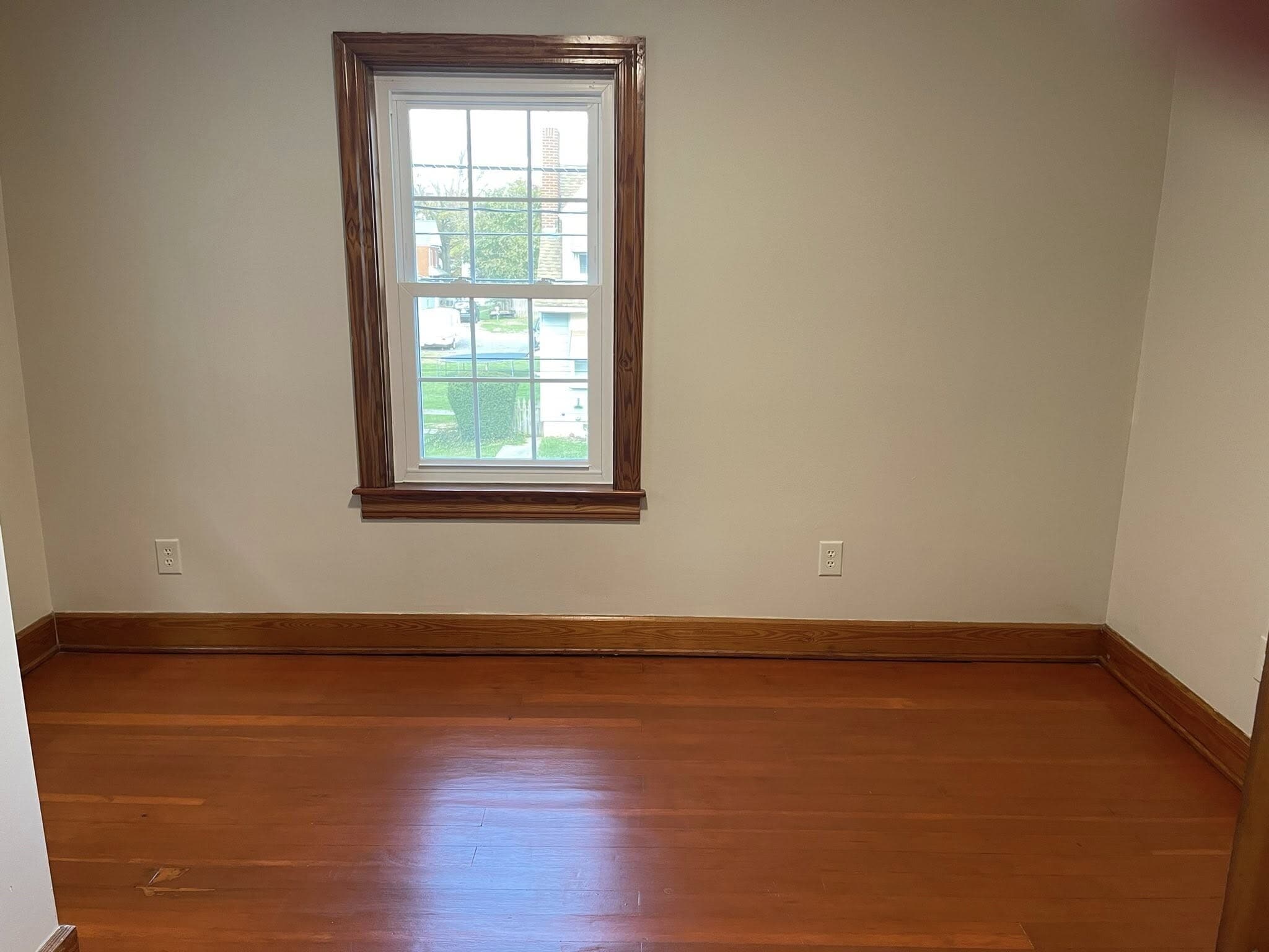 Building Photo - 325 2nd Ave