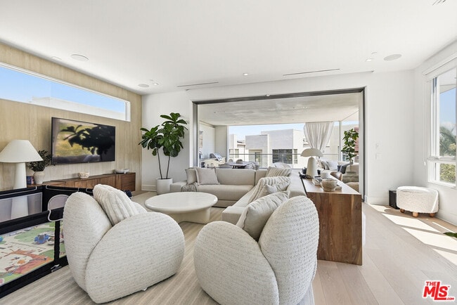 Building Photo - 5926 Firefly Pl